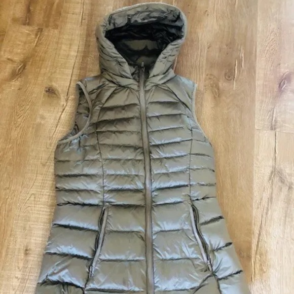 Lululemon Brave the Cold Vest size 8 metallic green NEW. NEVER WORN. - Picture 1 of 1